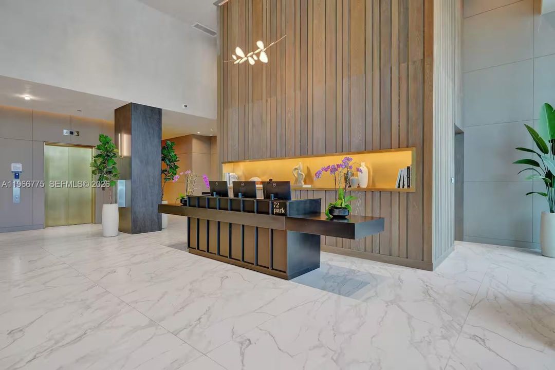For Sale: $785,000 (1 beds, 1 baths, 488 Square Feet)