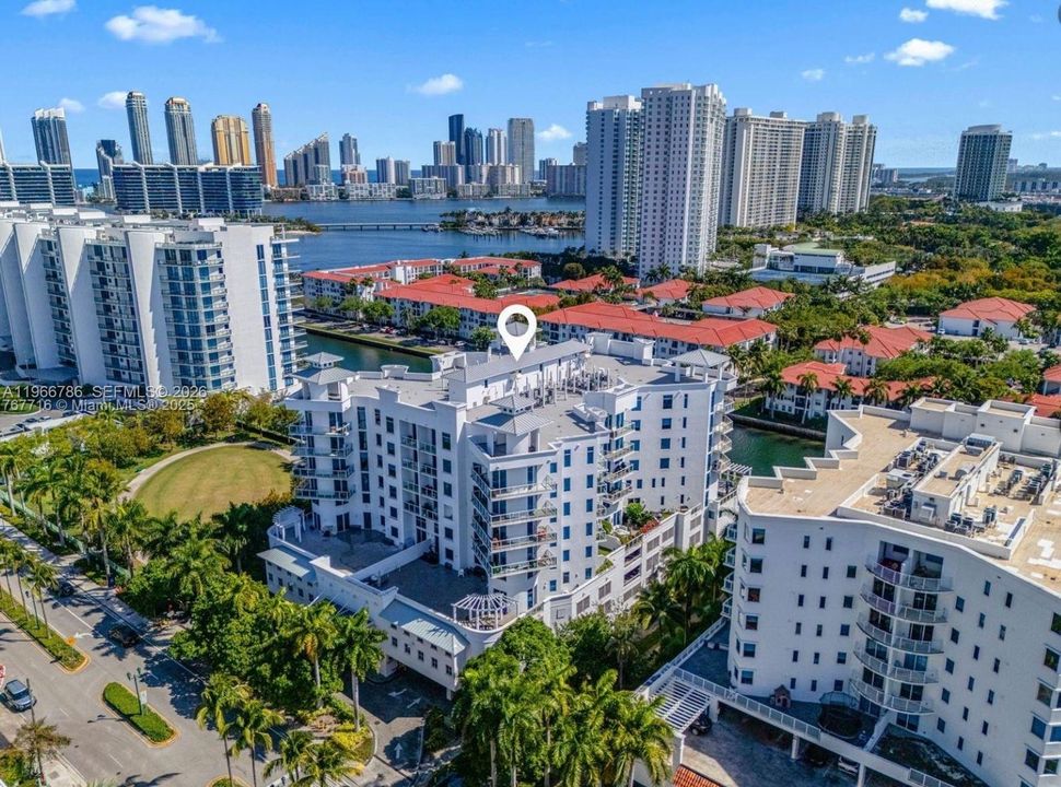 For Sale: $850,000 (3 beds, 2 baths, 1833 Square Feet)