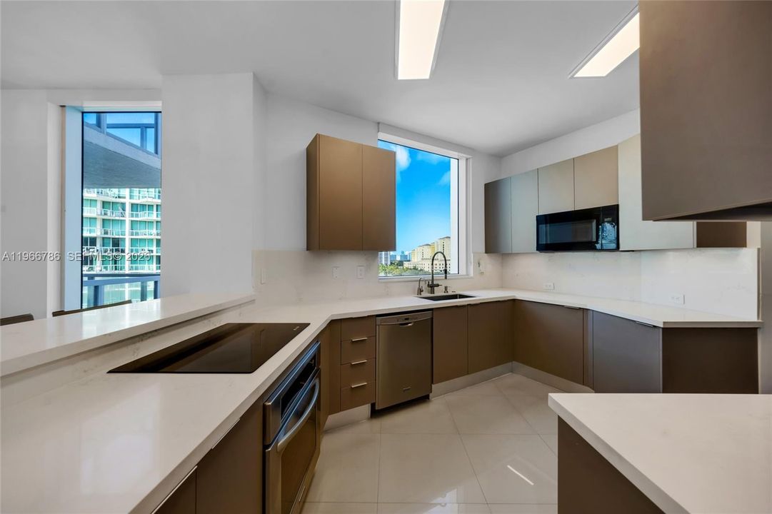 For Sale: $850,000 (3 beds, 2 baths, 1833 Square Feet)