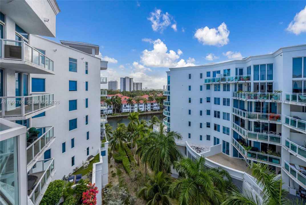 For Sale: $850,000 (3 beds, 2 baths, 1833 Square Feet)