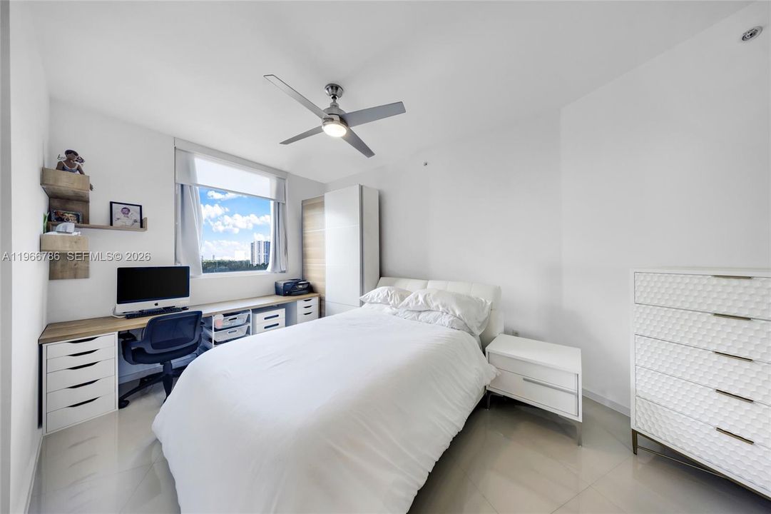 For Sale: $850,000 (3 beds, 2 baths, 1833 Square Feet)