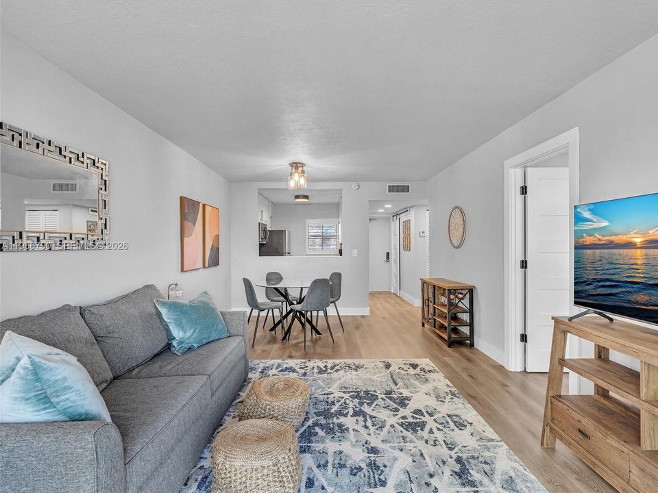 En Venta: $210,000 (2 camas, 2 baños, 970 Pies cuadrados)