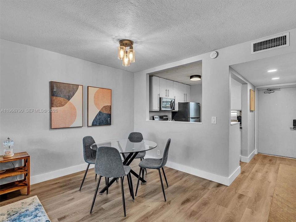 En Venta: $210,000 (2 camas, 2 baños, 970 Pies cuadrados)