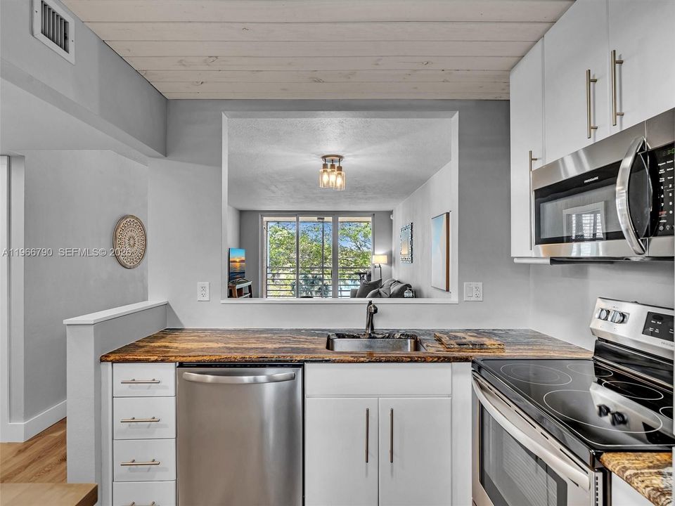 En Venta: $210,000 (2 camas, 2 baños, 970 Pies cuadrados)