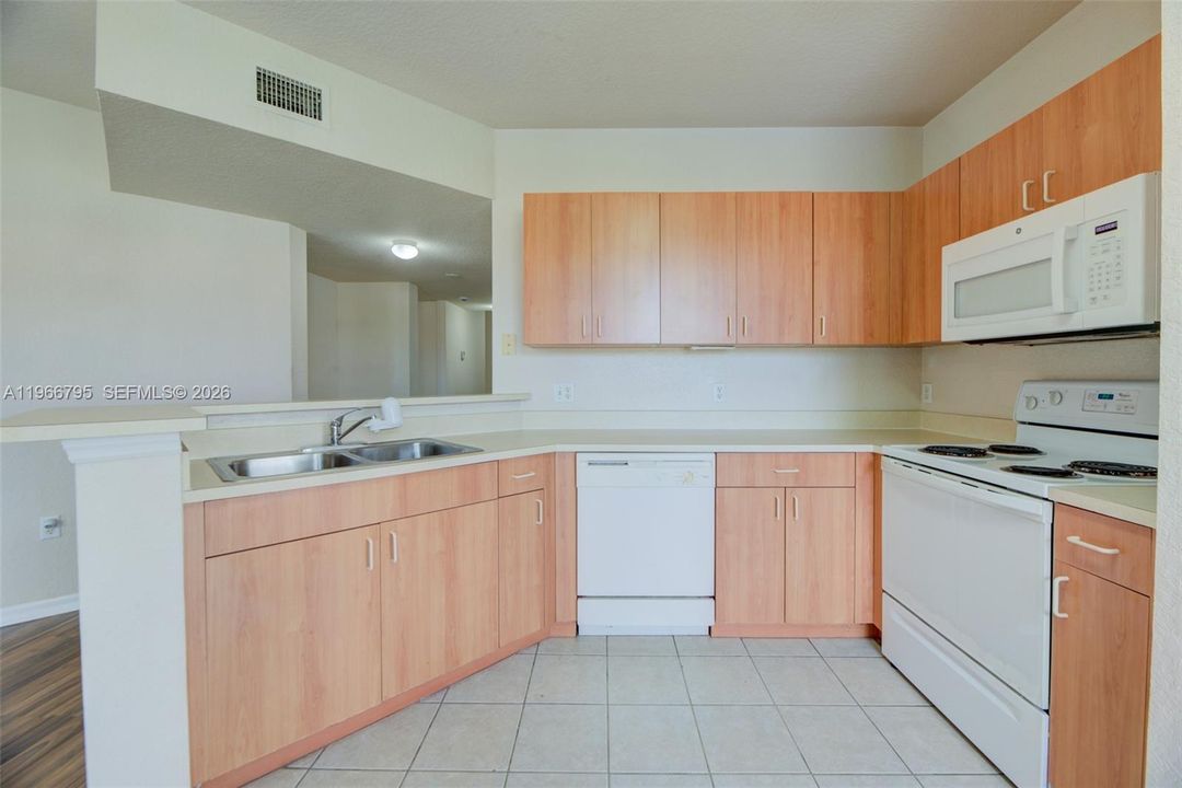 En Venta: $259,000 (3 camas, 2 baños, 1553 Pies cuadrados)
