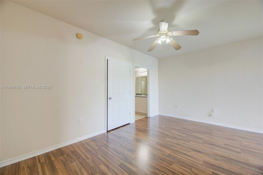 En Venta: $259,000 (3 camas, 2 baños, 1553 Pies cuadrados)