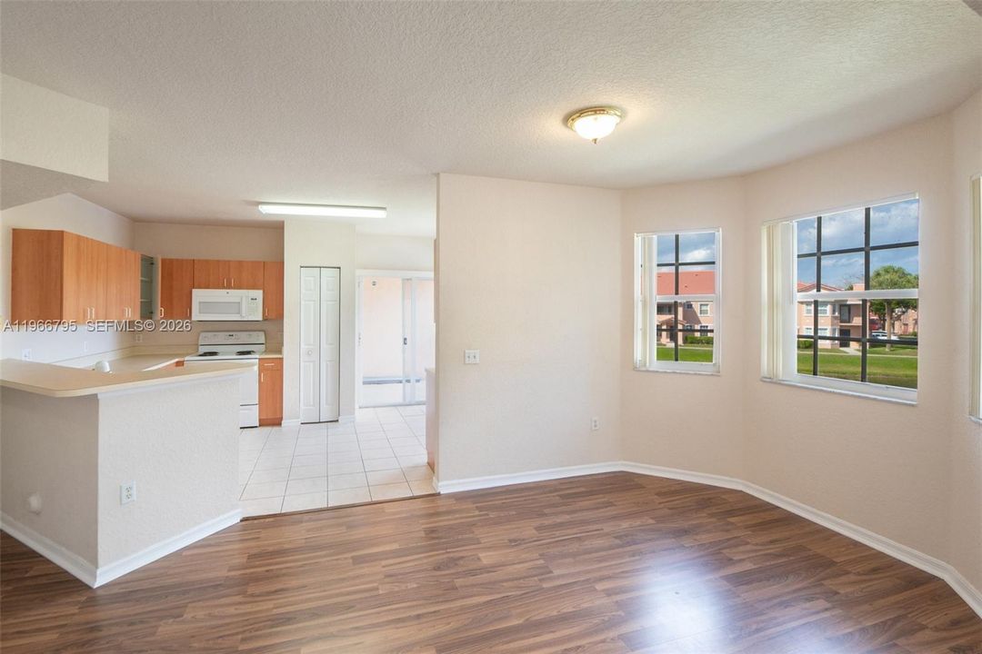 En Venta: $259,000 (3 camas, 2 baños, 1553 Pies cuadrados)