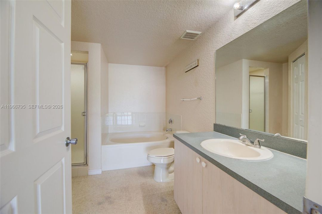 En Venta: $259,000 (3 camas, 2 baños, 1553 Pies cuadrados)