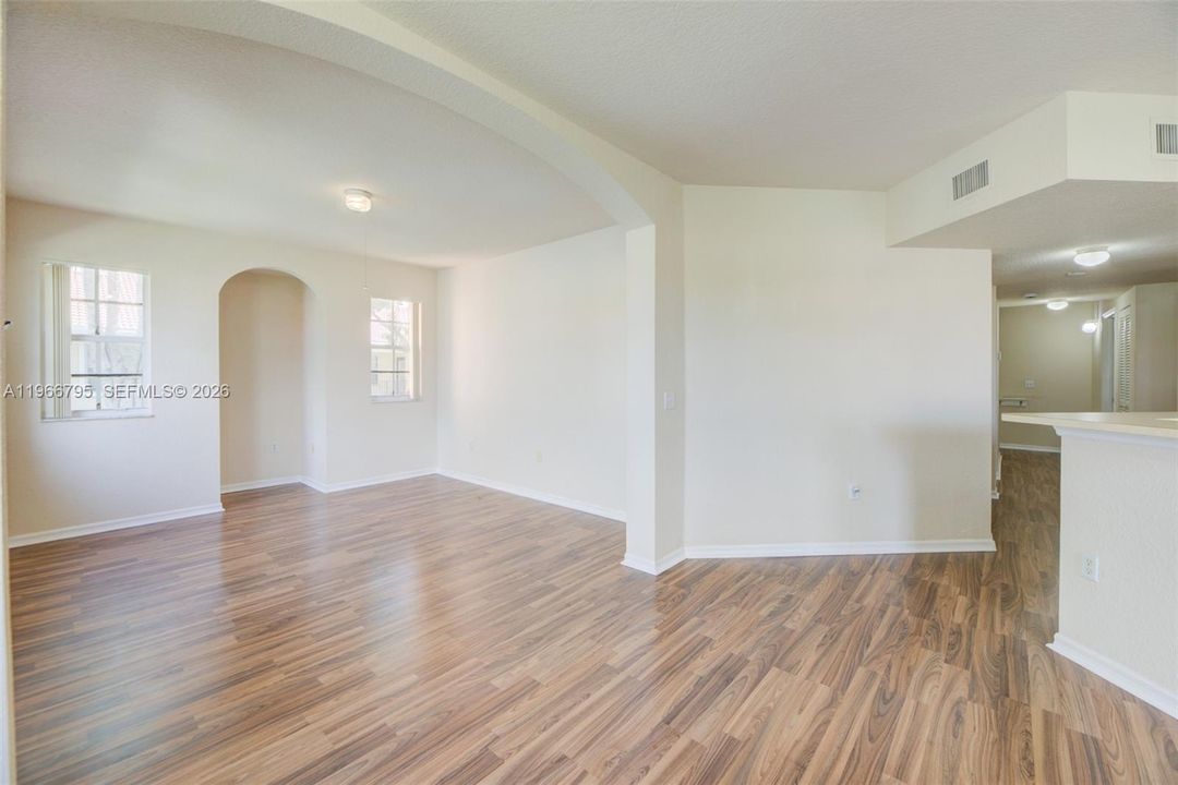 En Venta: $259,000 (3 camas, 2 baños, 1553 Pies cuadrados)