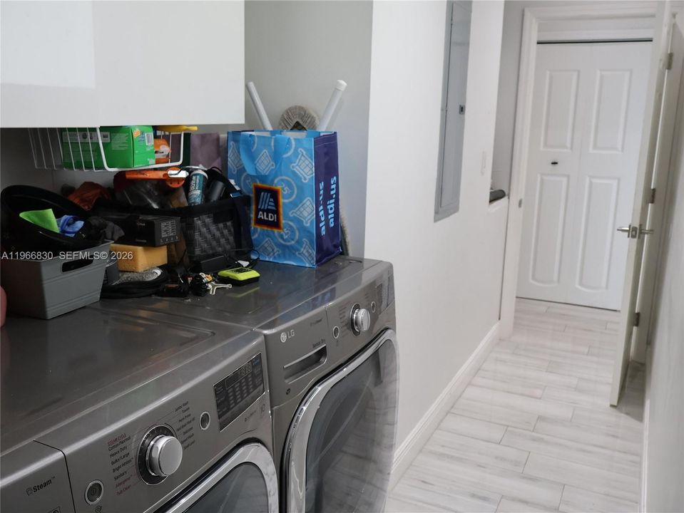 For Rent: $4,500 (3 beds, 2 baths, 1526 Square Feet)