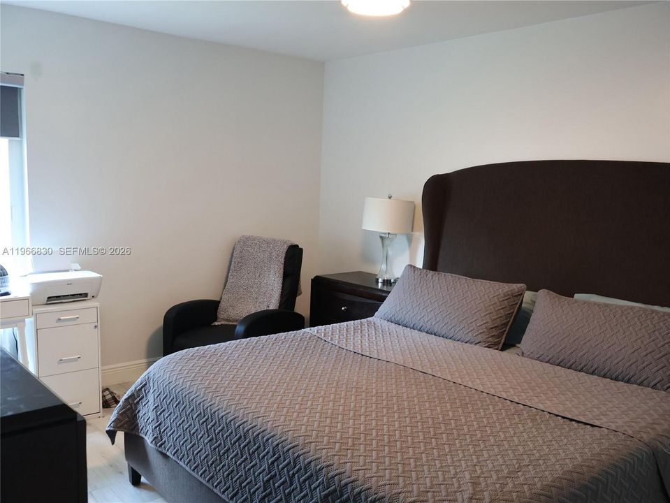 For Rent: $4,500 (3 beds, 2 baths, 1526 Square Feet)