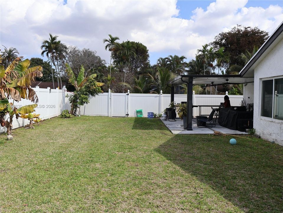 For Rent: $4,500 (3 beds, 2 baths, 1526 Square Feet)