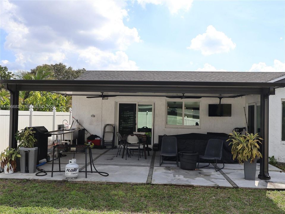 For Rent: $4,500 (3 beds, 2 baths, 1526 Square Feet)