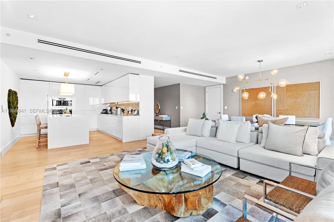 For Sale: $6,499,000 (3 beds, 3 baths, 1943 Square Feet)