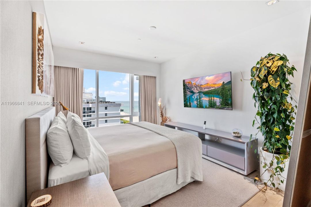 For Sale: $6,499,000 (3 beds, 3 baths, 1943 Square Feet)