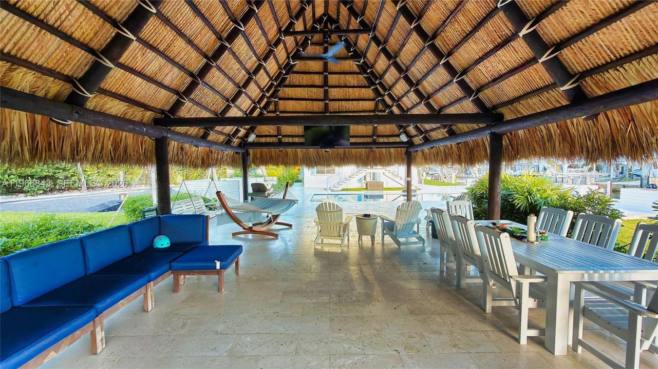 Recently Sold: $2,980,000 (3 beds, 2 baths, 1540 Square Feet)