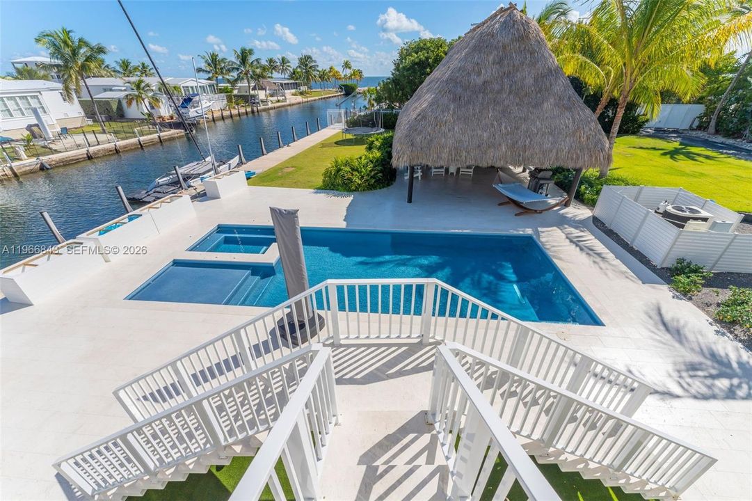 Recently Sold: $2,980,000 (3 beds, 2 baths, 1540 Square Feet)