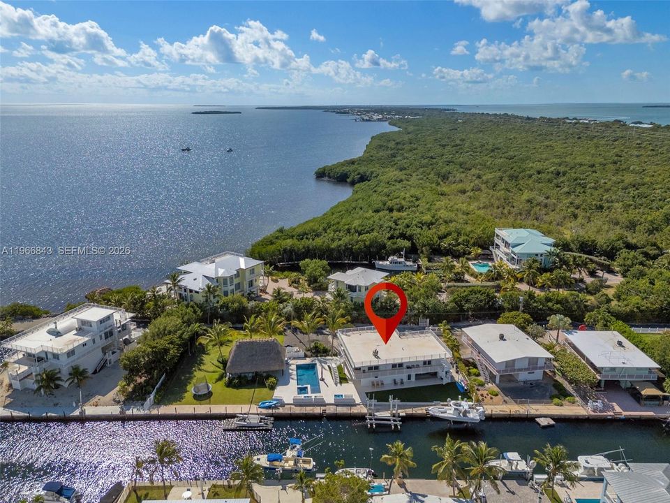 Recently Sold: $2,980,000 (3 beds, 2 baths, 1540 Square Feet)