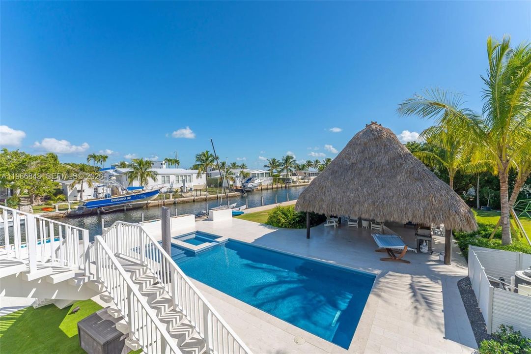 Recently Sold: $2,980,000 (3 beds, 2 baths, 1540 Square Feet)