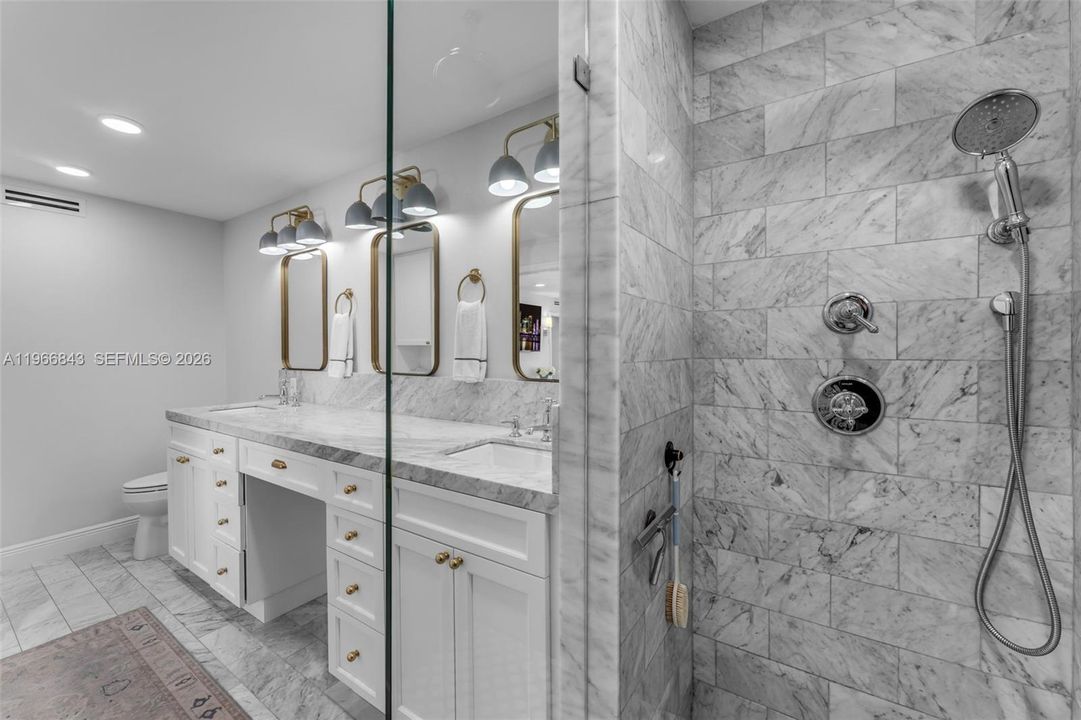 Recently Sold: $2,980,000 (3 beds, 2 baths, 1540 Square Feet)