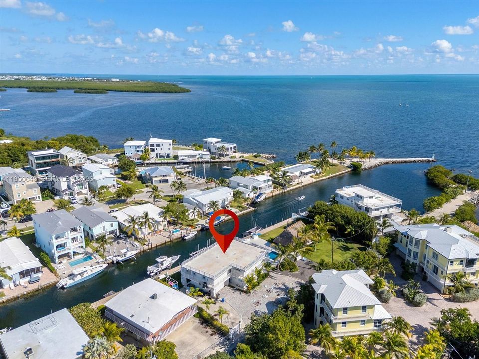 Recently Sold: $2,980,000 (3 beds, 2 baths, 1540 Square Feet)