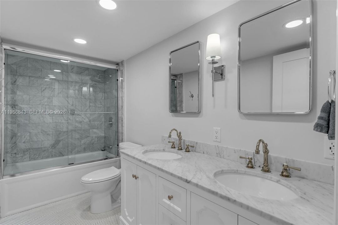 Recently Sold: $2,980,000 (3 beds, 2 baths, 1540 Square Feet)