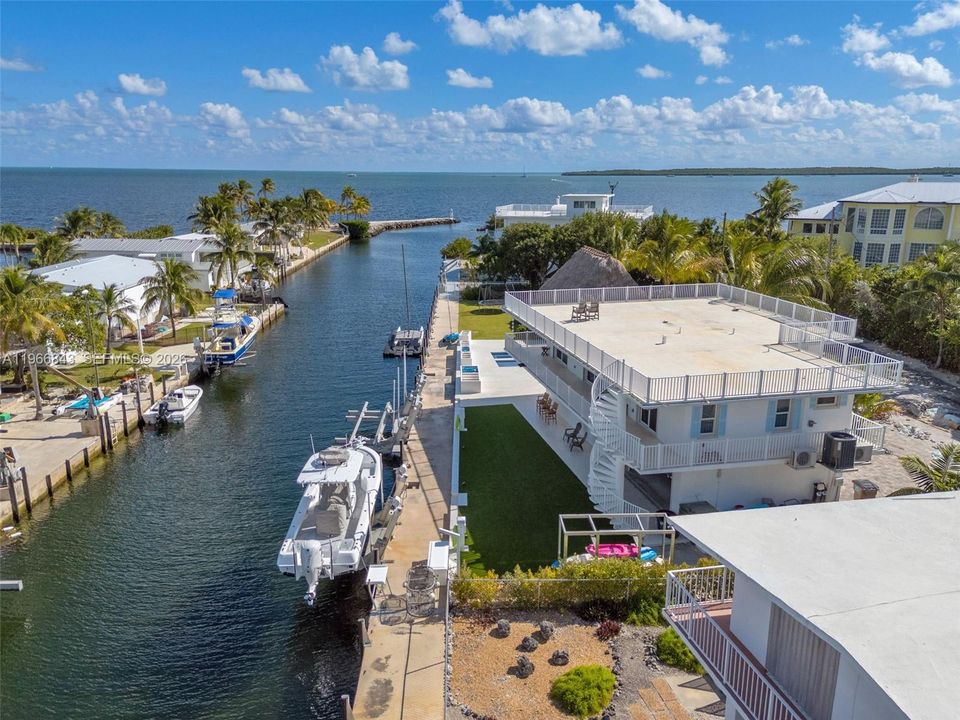 Recently Sold: $2,980,000 (3 beds, 2 baths, 1540 Square Feet)