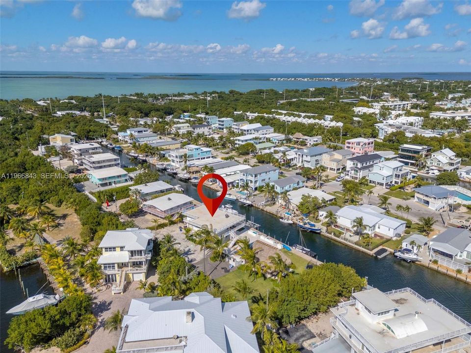 Recently Sold: $2,980,000 (3 beds, 2 baths, 1540 Square Feet)