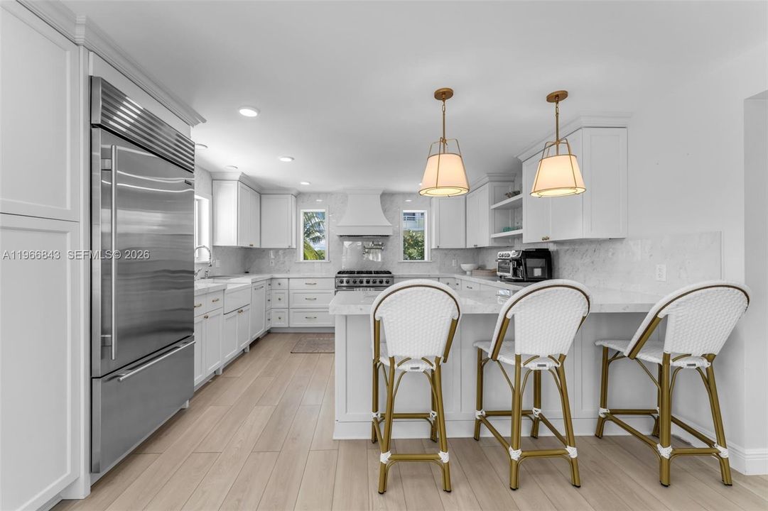 Recently Sold: $2,980,000 (3 beds, 2 baths, 1540 Square Feet)