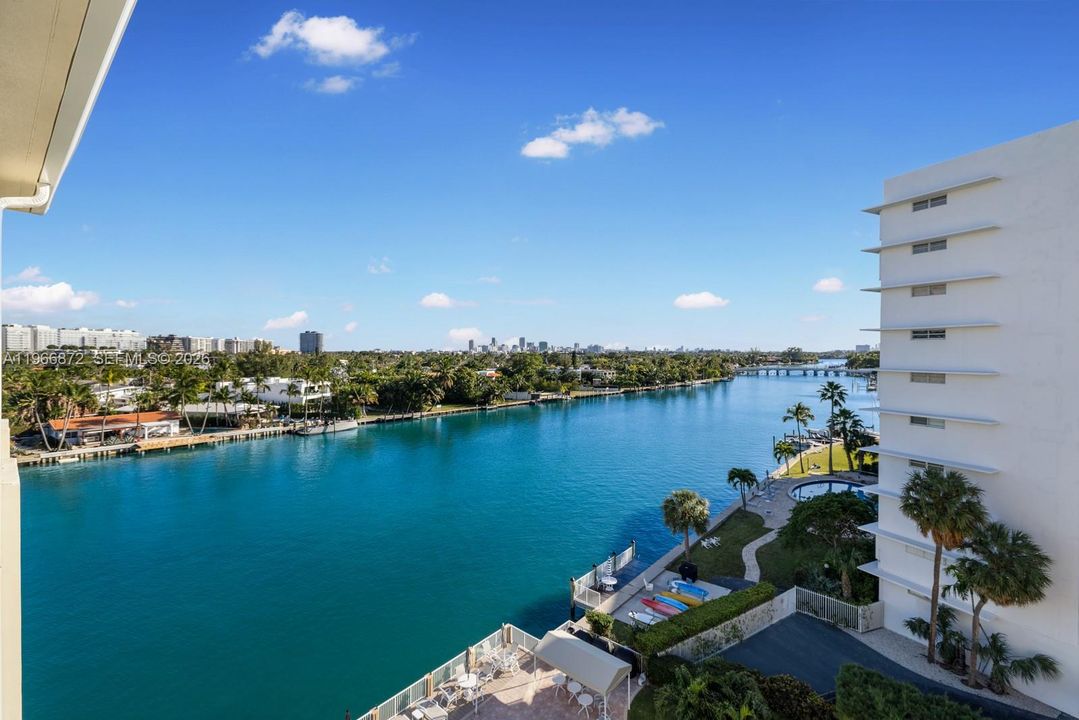 For Sale: $1,799,000 (3 beds, 2 baths, 2428 Square Feet)