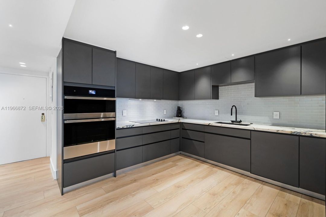 For Sale: $1,799,000 (3 beds, 2 baths, 2428 Square Feet)