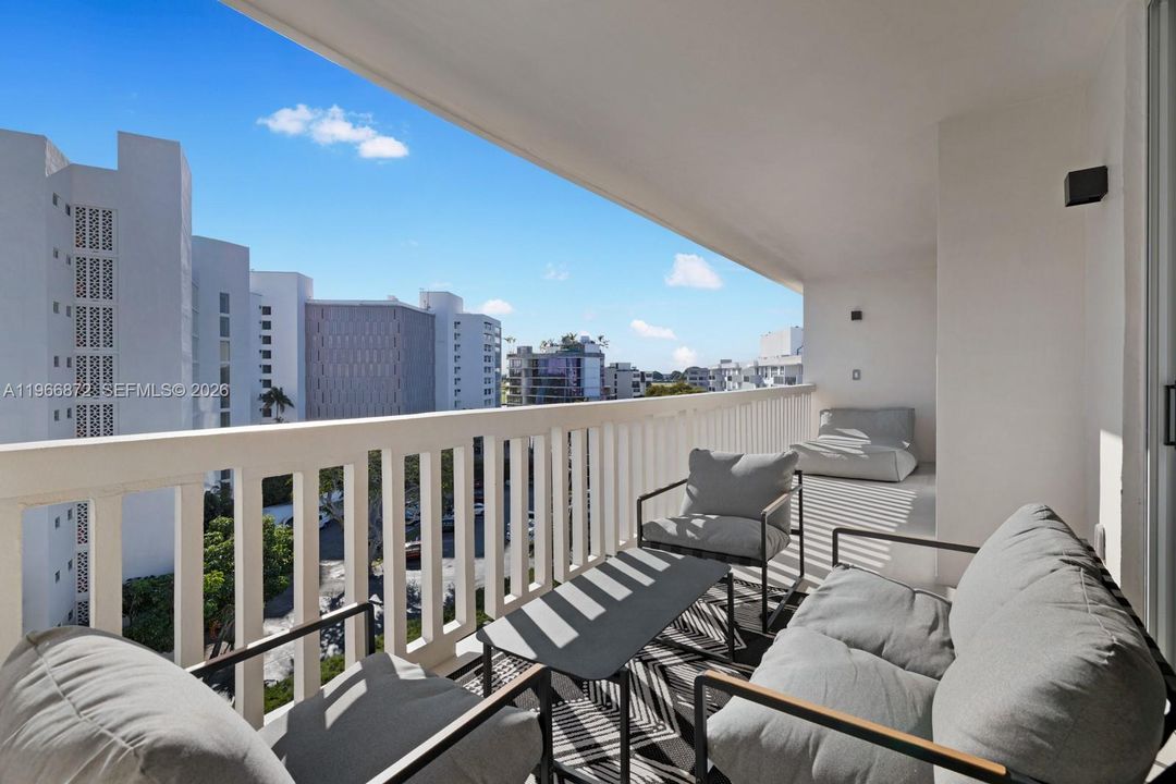 For Sale: $1,799,000 (3 beds, 2 baths, 2428 Square Feet)