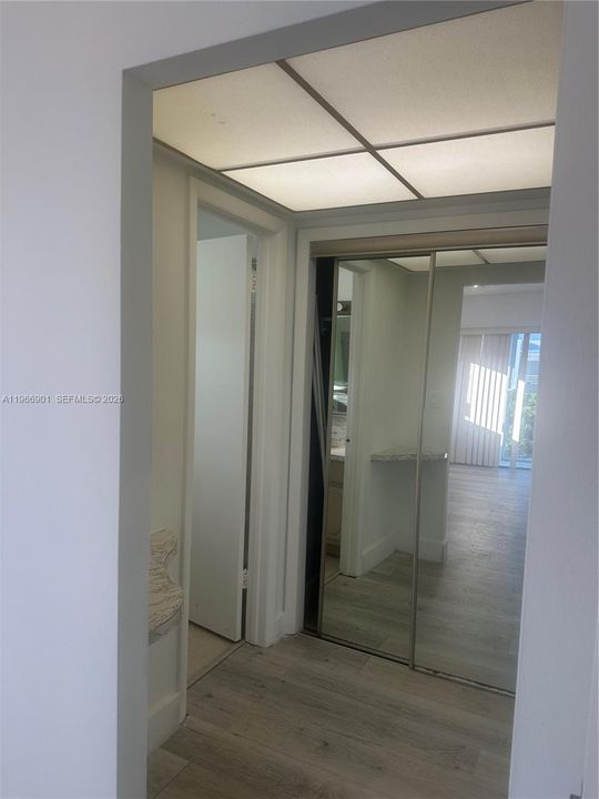 Под контрактом: $1,799 (2 спален, 2 ванн, 953 Квадратных фут)