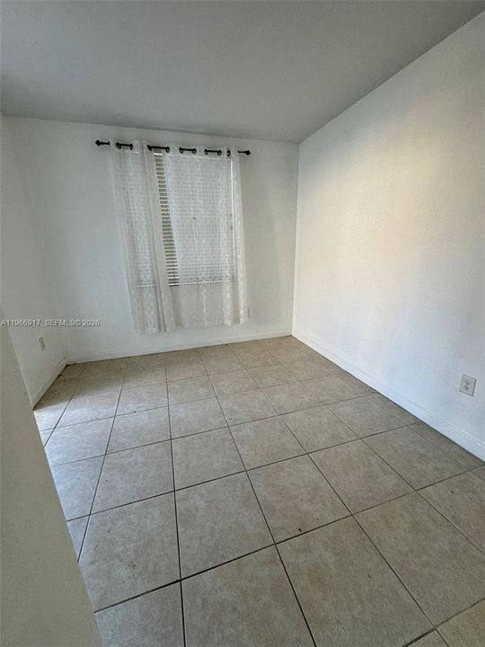 For Sale: $325,000 (3 beds, 2 baths, 1325 Square Feet)