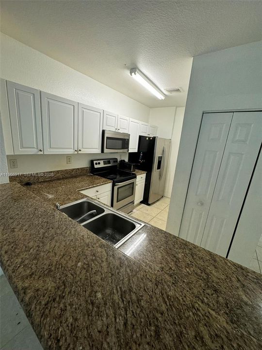 For Sale: $325,000 (3 beds, 2 baths, 1325 Square Feet)