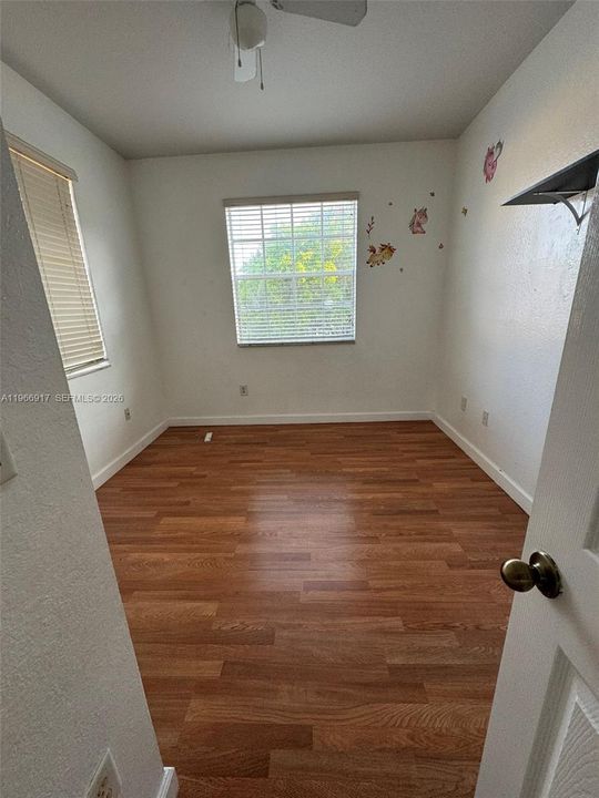 For Sale: $325,000 (3 beds, 2 baths, 1325 Square Feet)