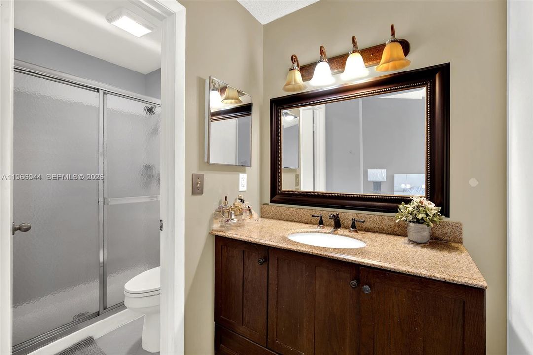 For Sale: $315,000 (2 beds, 2 baths, 1230 Square Feet)
