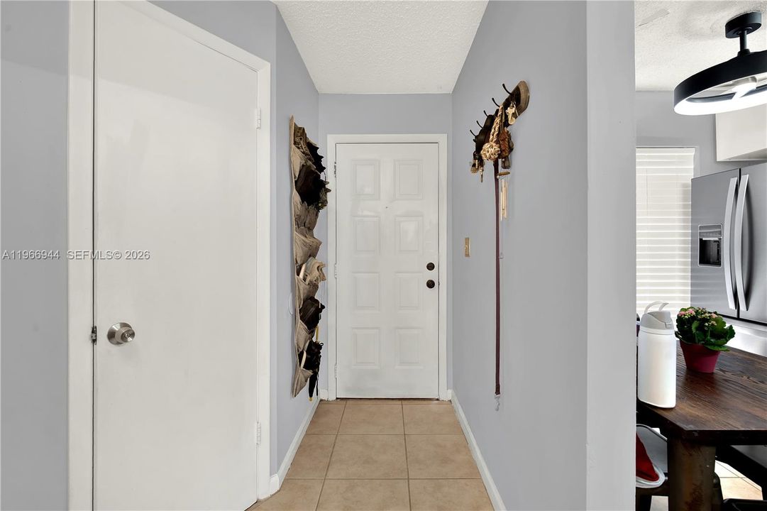 For Sale: $315,000 (2 beds, 2 baths, 1230 Square Feet)