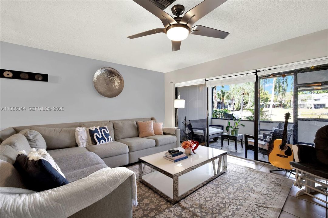 For Sale: $315,000 (2 beds, 2 baths, 1230 Square Feet)