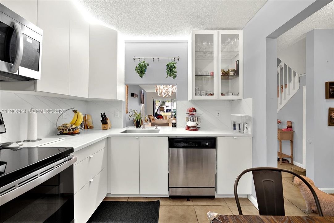 For Sale: $315,000 (2 beds, 2 baths, 1230 Square Feet)