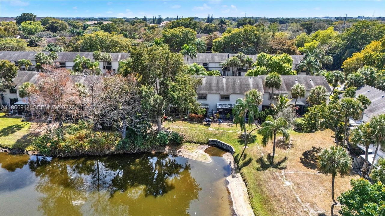 For Sale: $315,000 (2 beds, 2 baths, 1230 Square Feet)