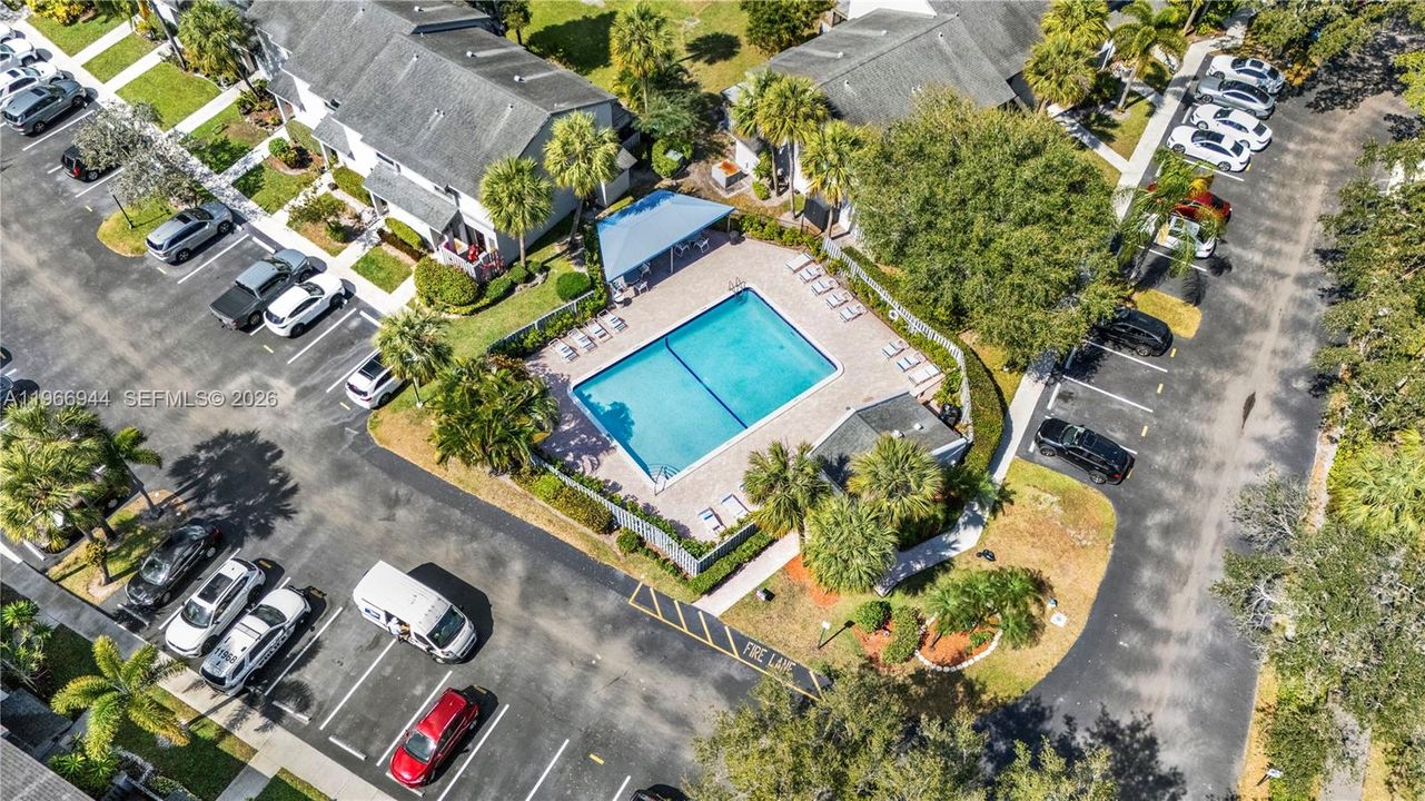 For Sale: $315,000 (2 beds, 2 baths, 1230 Square Feet)