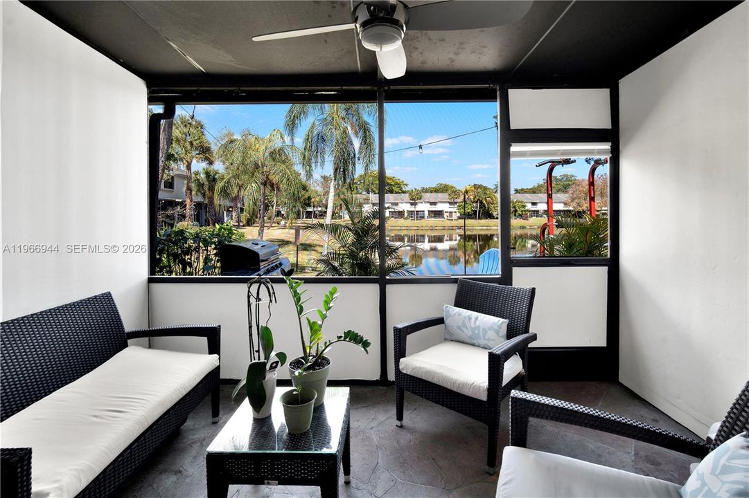 For Sale: $315,000 (2 beds, 2 baths, 1230 Square Feet)