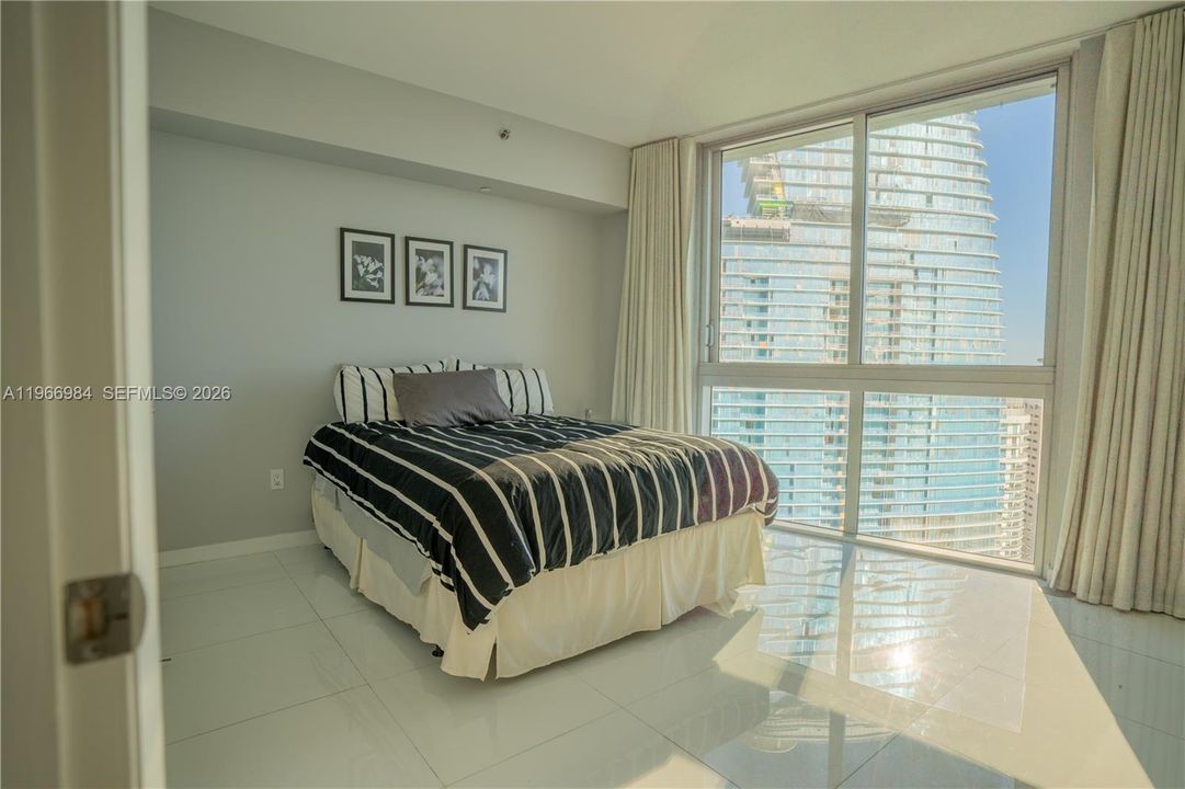 #iconbrickell#buyinmiamiflorida#luisurcuyo#brickellrealestate