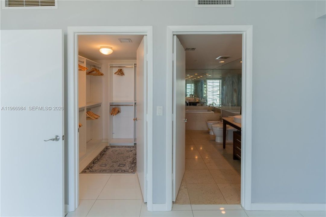 #iconbrickell#buyinmiamiflorida#luisurcuyo#brickellrealestate