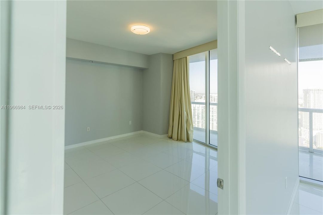 #iconbrickell#buyinmiamiflorida#luisurcuyo#brickellrealestate