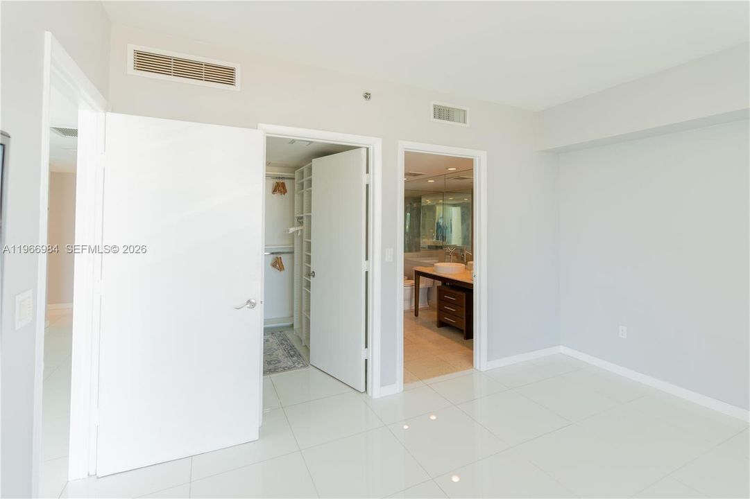 #iconbrickell#buyinmiamiflorida#luisurcuyo#brickellrealestate