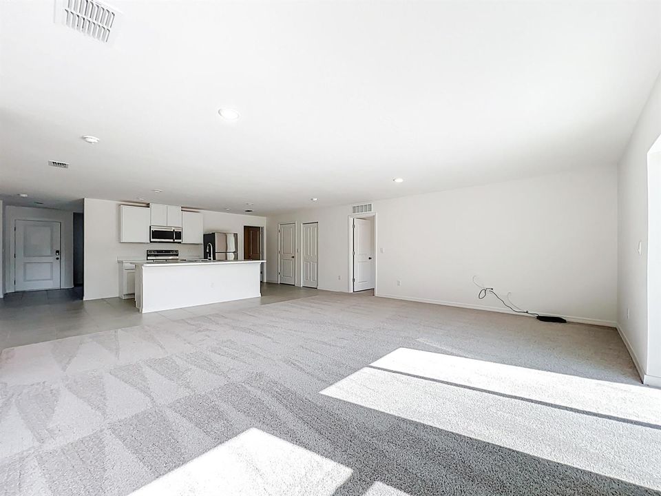 1390 Schumann Drive-39