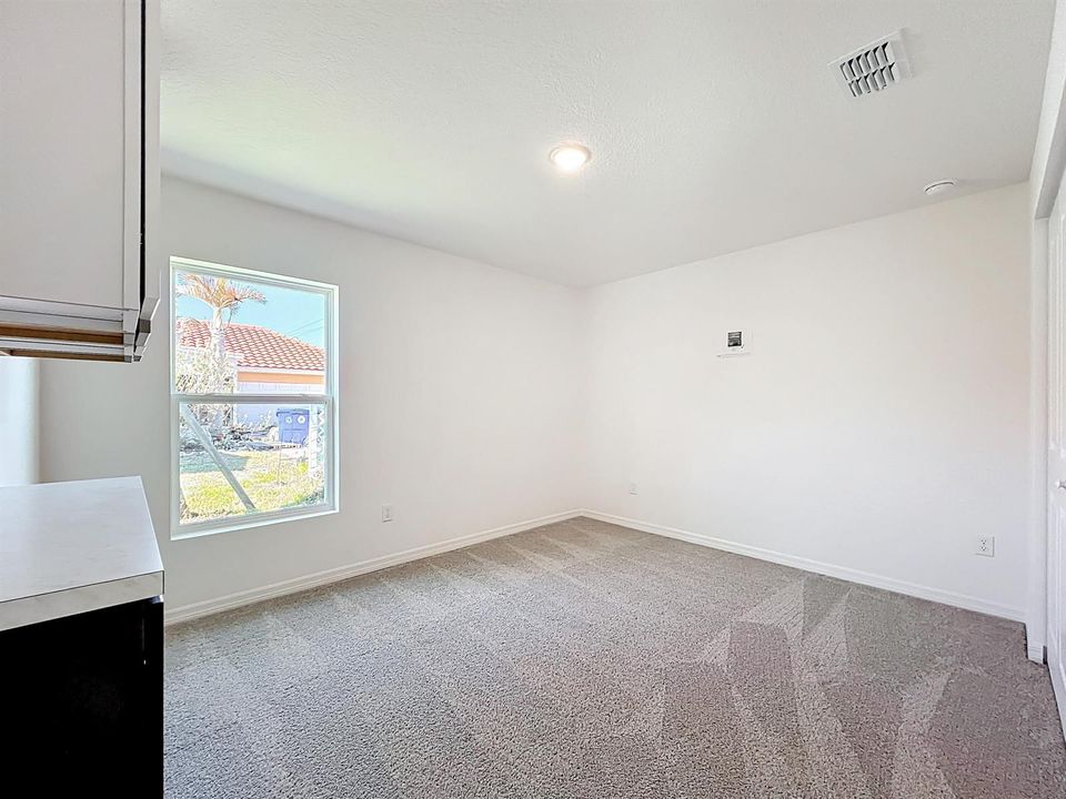 1390 Schumann Drive-47