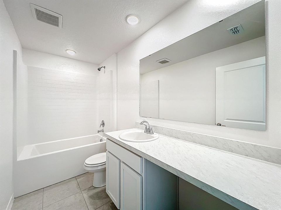 1390 Schumann Drive-48